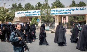 Verschleierte Frauen in Kabul bei einer Demonstration