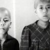Bild zweier Kinder, schwarz/weiß