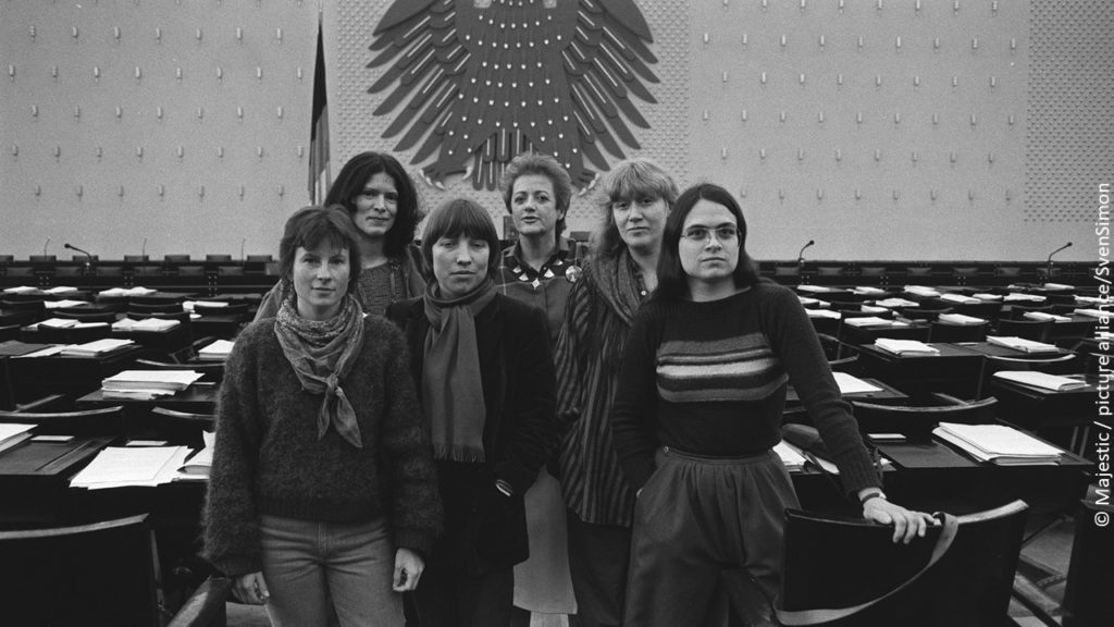 komplett weibliche Parteispitze 1984 bei Die Grünen in Die Unbeugsamen