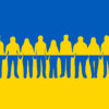 Symboldbild Hilfe für die Ukraine, Menschenkette in Farben der Ukraine-Flagge © ChiaJo